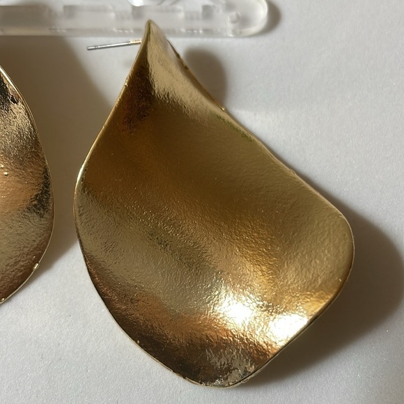 Zara Gold Oval Twist Earrings - Picture 8 of 13